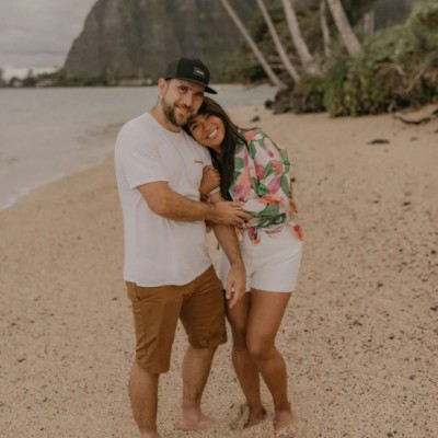 Kevin en Audrey op Hawaii.png